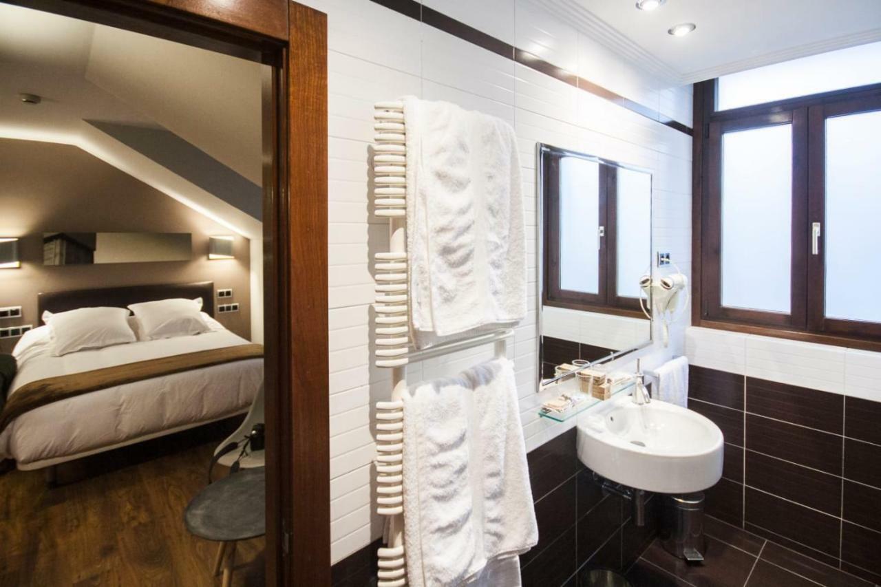 Hospedium Hotel La Casona Del Conde 노레나 외부 사진
