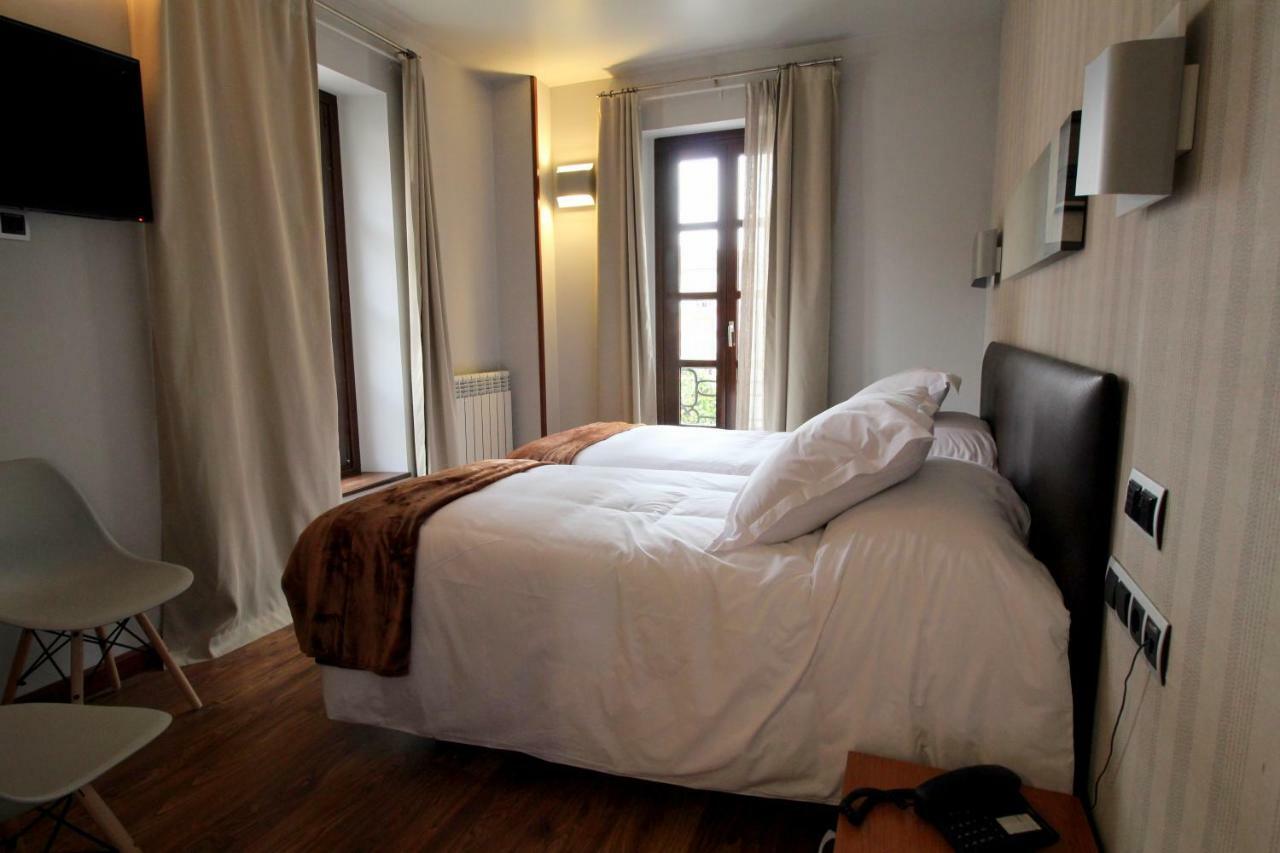 Hospedium Hotel La Casona Del Conde 노레나 외부 사진