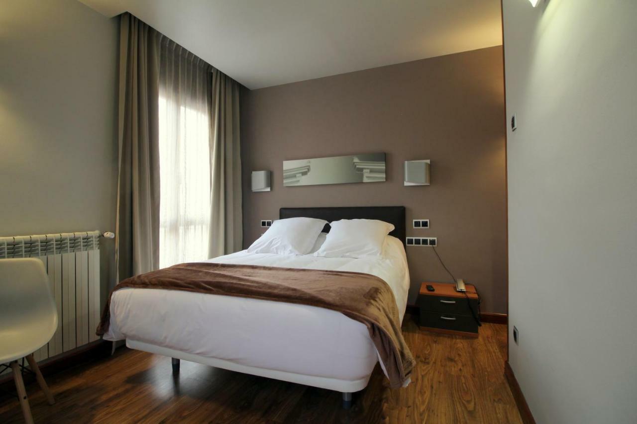 Hospedium Hotel La Casona Del Conde 노레나 외부 사진