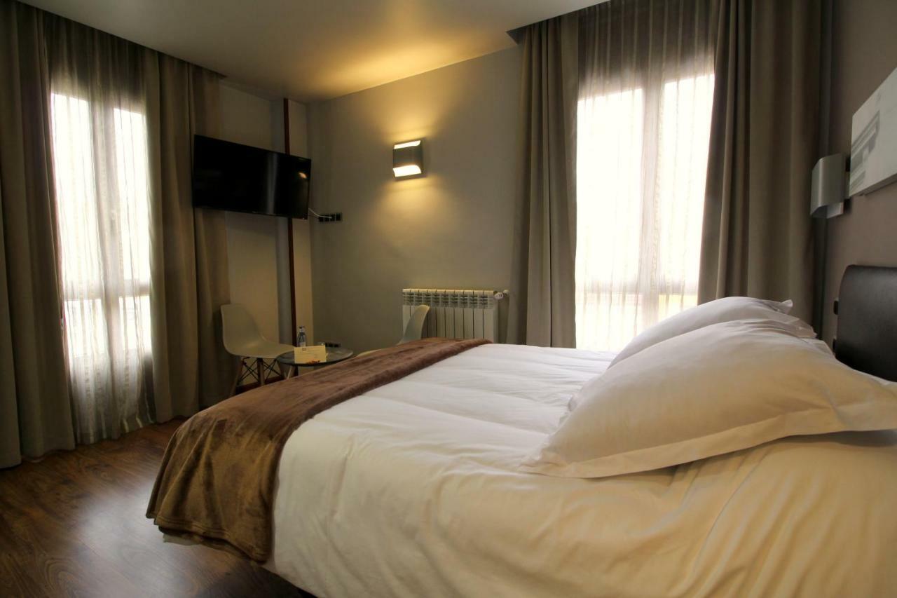 Hospedium Hotel La Casona Del Conde 노레나 외부 사진
