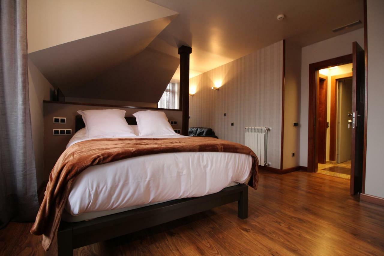 Hospedium Hotel La Casona Del Conde 노레나 외부 사진